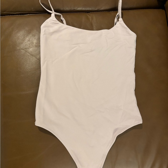Lilac Aritzia Contour Bodysuit - Picture 2 of 4